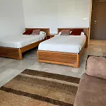 Estudio En Occidental De Puerto Banus * 马尔韦利亚
